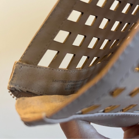 Charles David Beige Caged Open Toe Booties Size 7 Women’s; heel approx 3.5”. - Picture 10 of 10